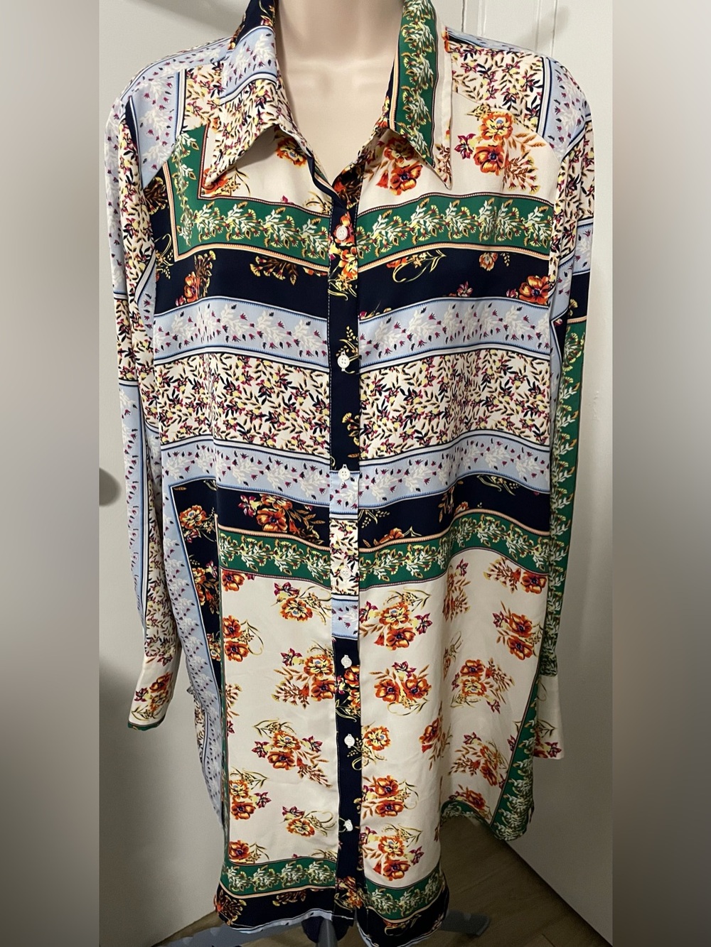 Vici Floral Patchwork Button-Down Tunic in Navy, Green & Cream Sz.L